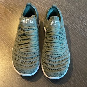 APL Women's TechLoom Wave